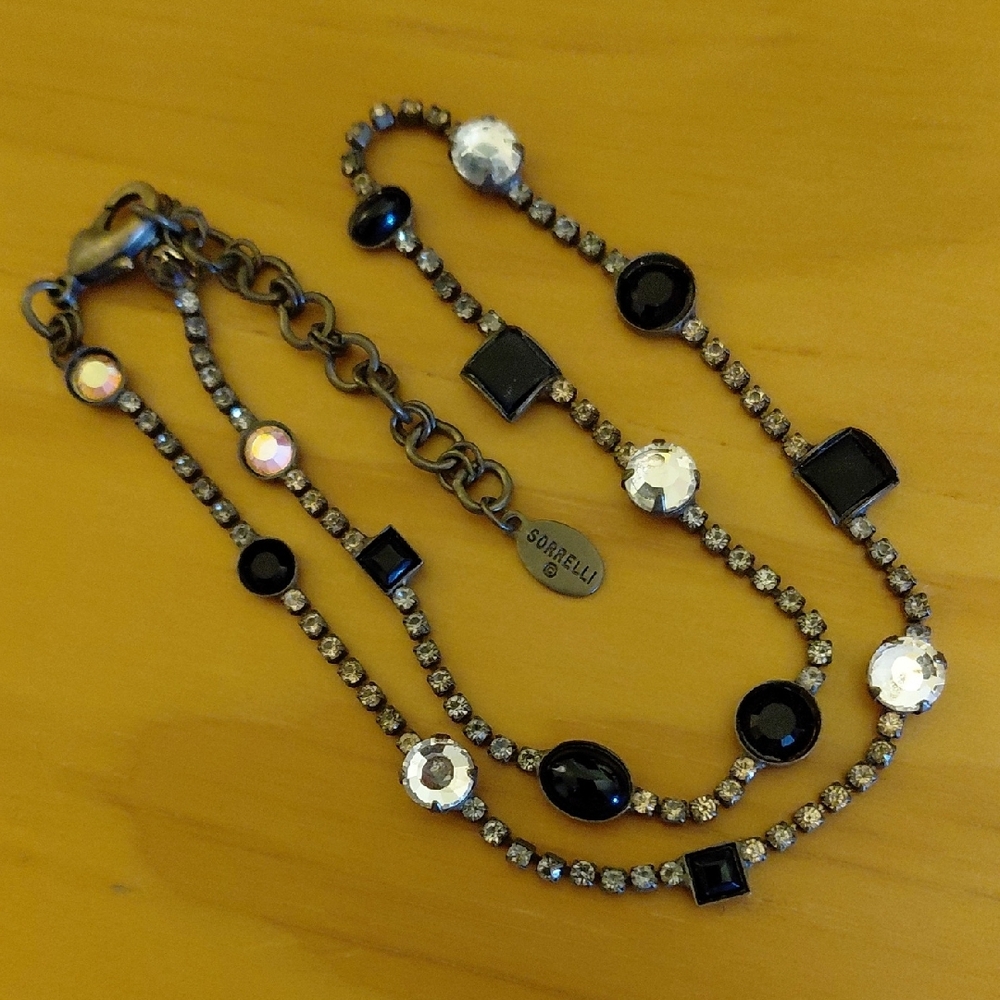 Sorrelli Rhinestone Necklace In EUC